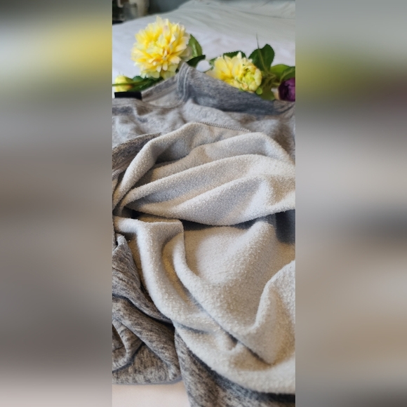 32 degrees Sweater Crewneck size small - Picture 5 of 7